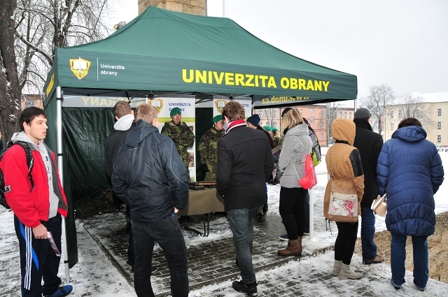 Den otevřených dveří v kasárnách Šumavská