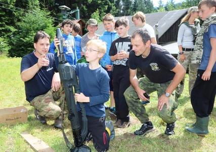 Státní podniky začnou více podporovat brannou přípravu mládeže 