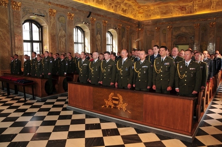 Účastníci slavnostního vyřazení