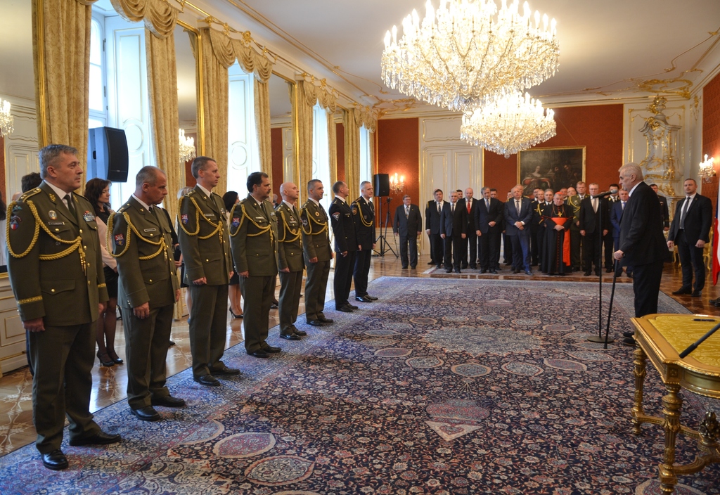Slavnostní ceremoniál jmenování nových generálů se uskutečnil v Trůnním sále Pražského hradu