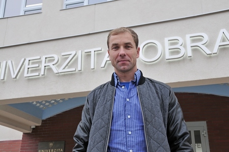 Martin Šonka před svou alma mater