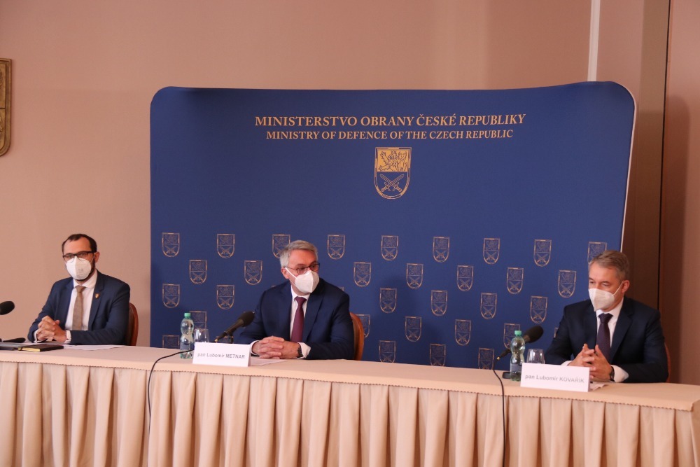 Tisková konference k představení Agentury pro mezivládní obrannou spolupráci