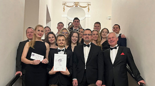Stříbrná expozice Univerzity obrany na veletrhu Gaudeamus Praha 