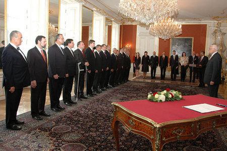 Jmenování nové vlády prezidentem republiky Václavem Klausem na Hradě 1