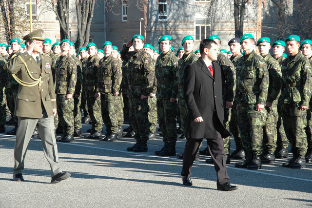 Brněnská kasárna se ve středu 27. října 2010 stala dějištěm slavnostní vojenské přísahy nových studentů Univerzity obrany a vojenského oboru Fakulty tělesné výchovy a sportu Univerzity Karlovy
