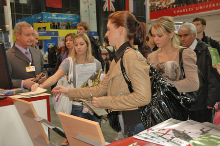O expozici Univerzity obrany byl velký zájem - 1