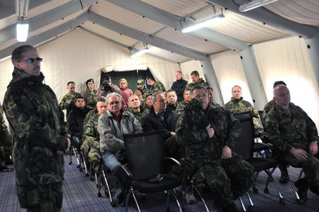 Colonel Barca welcomes guests to the RBS-70 test fires