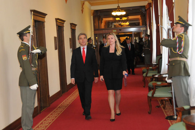 Moldavskou delegaci, kterou vedl Iuri Leanca doprovázela ředitelka protokolu MO Štěpánka Nezmarová