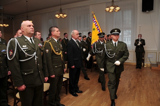 Přinesení bojového praporu