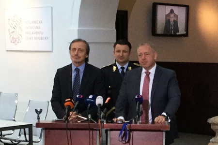 Vojáci budou nacvičovat s policií ochranu státních hranic