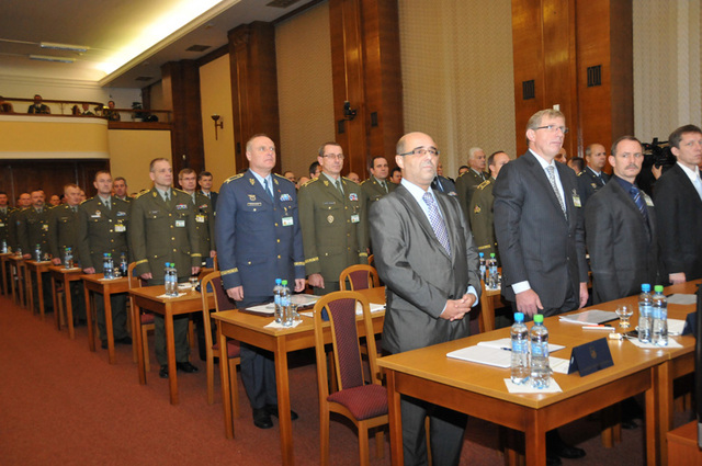 Účastníci velitelského shromáždění na MO v Praze 2.11.2011 (2)