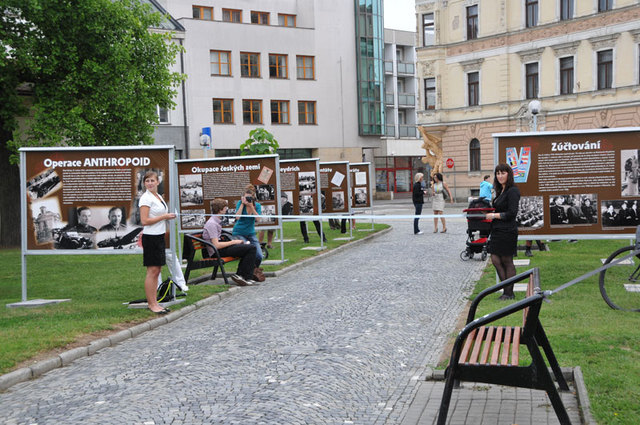 Před zahájením výstavy VHÚ Praha "Operace ANTHROPOID" v Uherském Hradišti