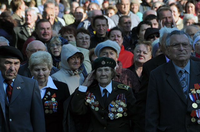 68. výročí bojů o Dukelský průsmyk, kterým 6. října 1944 přinesli vojáci z Východu svobodu, se zůčastnili i pamětníci a přímí účastníci bojů 2. světové války