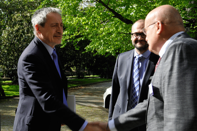 Ministra obrany přivítali na Žofíně radní Libor Hadrava a ředitel Národního institutu pro obranu a bezpečnost 