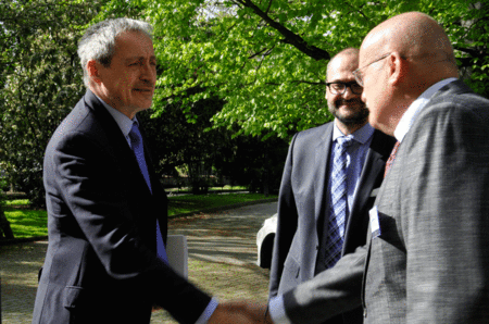 Ministra obrany přivítali na Žofíně radní Libor Hadrava a ředitel Národního institutu pro obranu a bezpečnost 