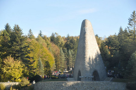 Dukla  symbol brány ke svobodě