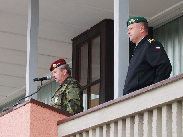 Nácvik řídil zástupce rektora plukovník Trojan, přítomen byl 1. zástupce NGŠ generálmajor Žižka