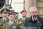 Prezident Miloš Zeman hovoří k novým vojákům AČR