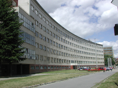 K nepřesnému článku v LN: Neudělení akreditace programu Armádní leadership není problematické