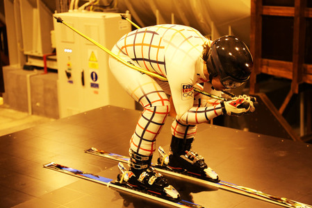 Ondřej Bank testoval kombinézy v aerodynamickém tunelu