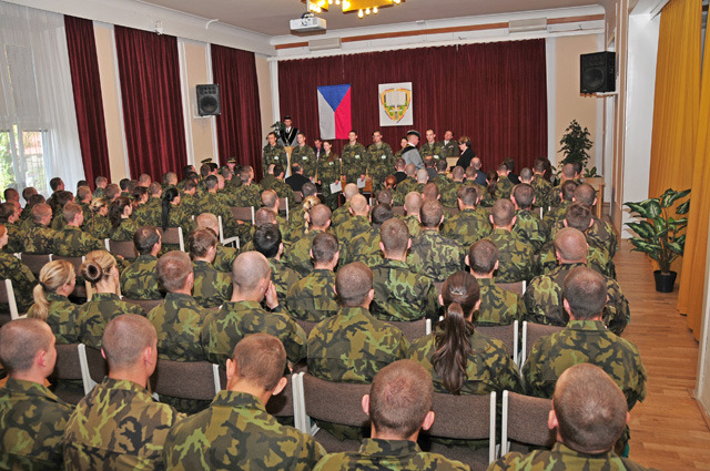 Průběh imatrikulace Fakulty vojenského leadershipu