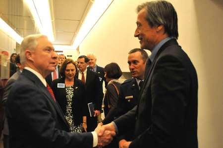 Zde hosty  přivítal ministr obrany České republiky Martin Stropnický