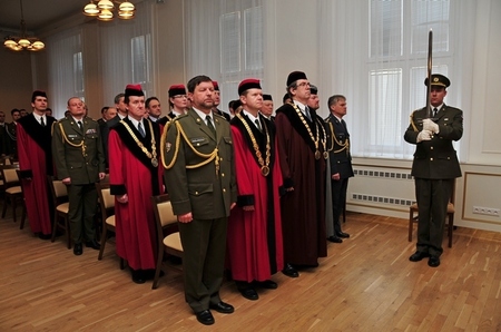 Na Den učitelů se představili noví profesoři a docenti Univerzity obrany