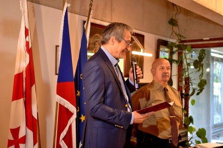 Ministr obrany Martin Stropnický zahájil v Tbilisi prezentaci českého obranného průmyslu PROPED