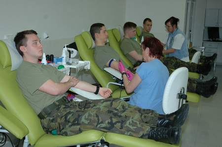 Studenti UO na odběrovém sále