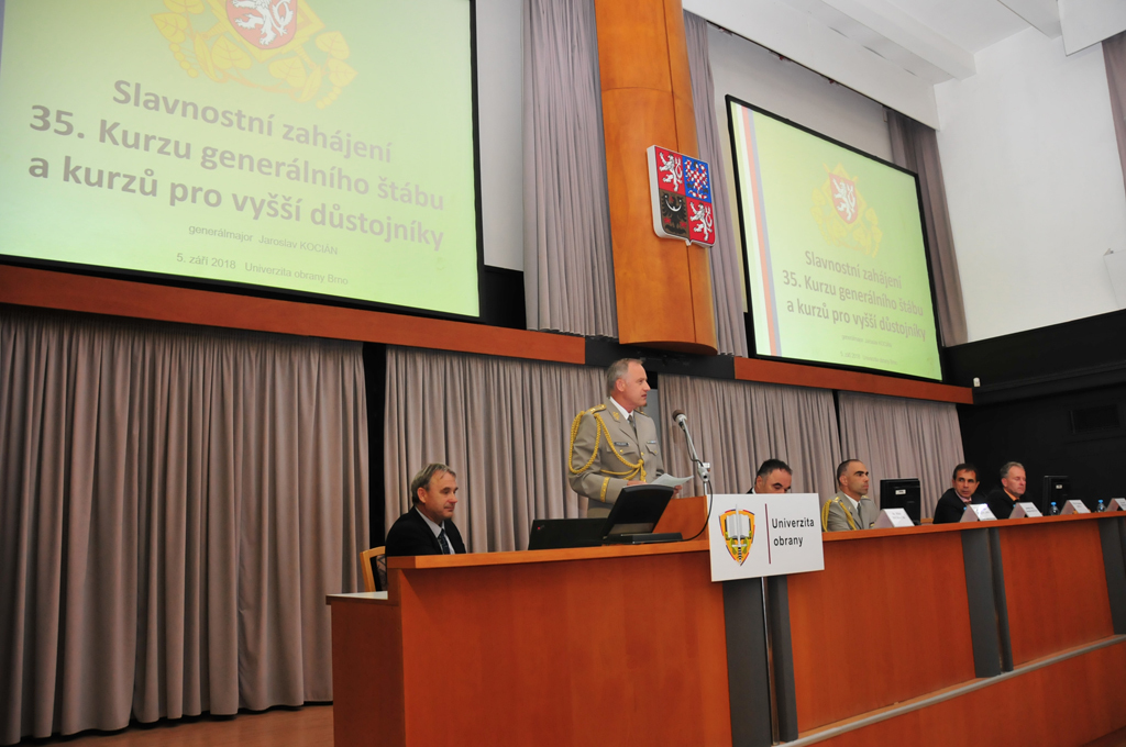 Generálmajor Jaroslav Kocián během svého vystoupení