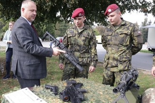 Na akci za vojáky dorazil i náměstek MO František Šulc