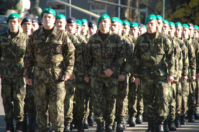 Slavnostní slib složilo celkem 334 nových podpraporčíků české armády
