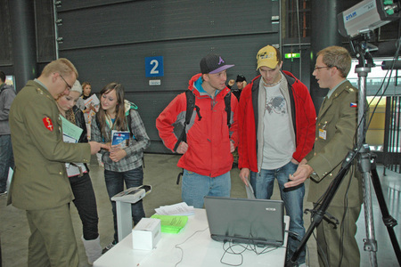 O expozici Univerzity obrany byl velký zájem - 2