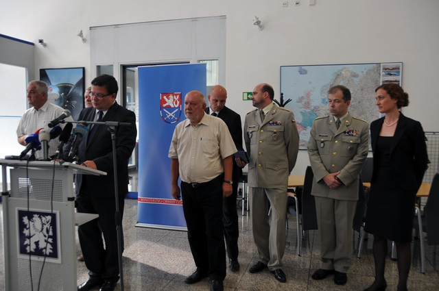 Z tiskové konference před odletem delegace do USA