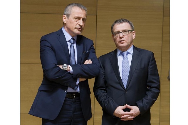 Ministři obrany a zahraničí Martin Stropnický a Lubomír Zaorálek na jednání v Lucemburku 