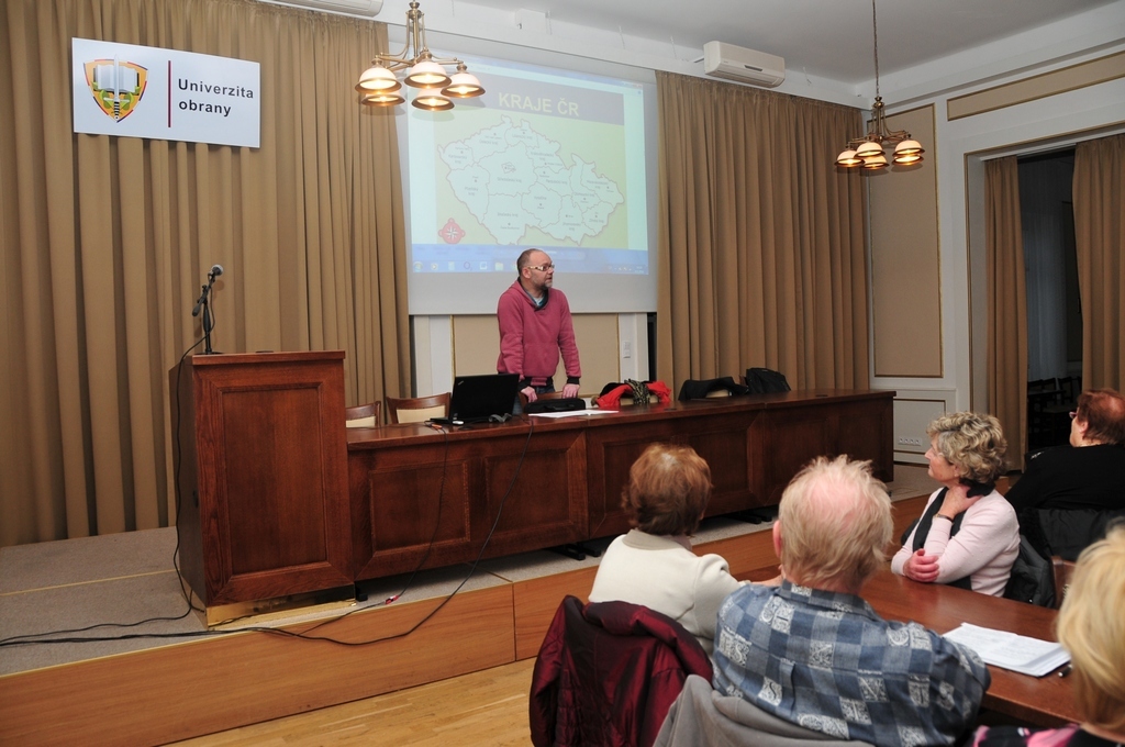 Přednášející bakalář Jan Plachý