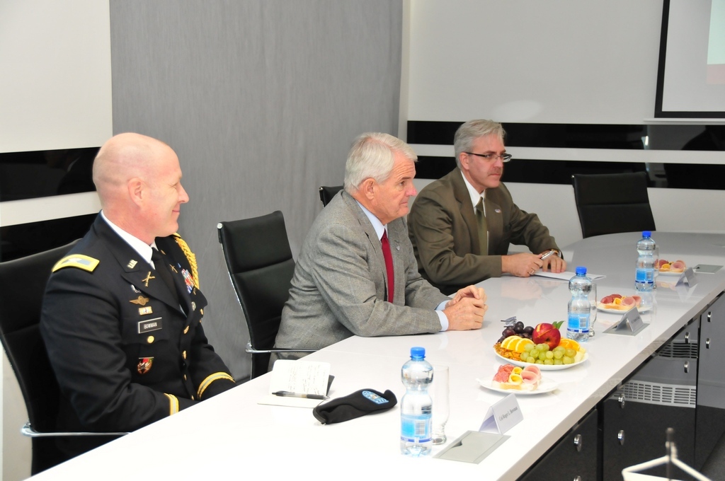 Velvyslanec USA v České republice Stephen B. King během prezentace