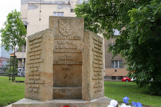  Pomník Zpravodajské brigády