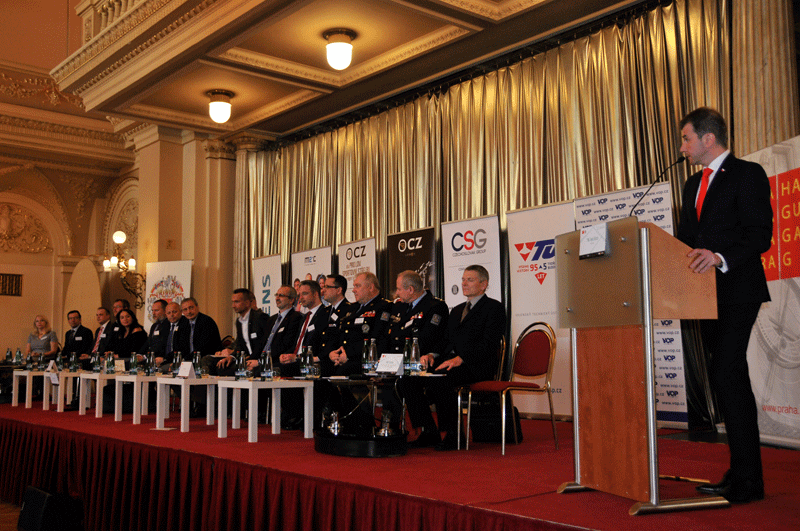 Zahájení v sále Paláce Žofín se ujal Jakub Železný