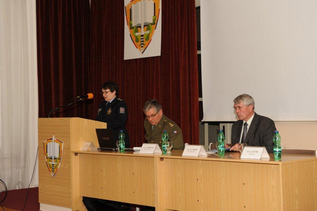 Vystoupení plk. Mgr. Hany Trőblové – ředitelky služby pro zbraně a bezpečnostní materiál Policejního prezídia ČR 
