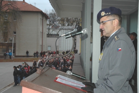 S projevem k oběma významným svátkům ČR vystoupil prorektor pro vnitřní řízení plukovník gšt Miloslav Bauer