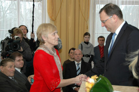 Mezi osmnácti oceněnými, kteří na základě § 6 odst. 3 zákona č. 262/2011 Sb. o účastnících odboje a odporu proti komunismu převzali osvědčení, pamětní dekret ministra a odznak  byl i
Rudolf Slanina, za něhož ocenění převzala paní Anna Lokočová.
