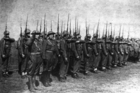 Nástup Československé vojenské jednotky v Buzuluku v červenci 1942. Vlevo salutující je nadporučík Otakar Jaroš.