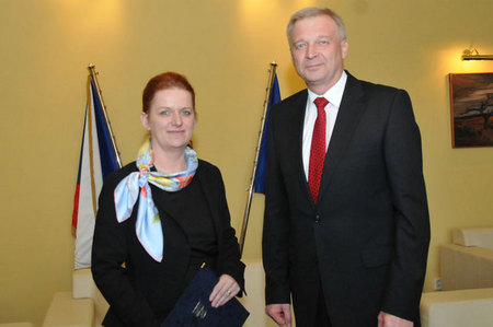 Náměstkyně ministra obrany pro personalistiku Lenka Ptáčková Melicharová a ministr obrany Vlastimil Picek 