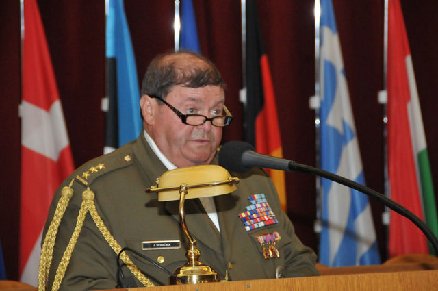 Hosty přivítal a zprávu o činnosti uvedl předseda ČSBS plukovník Jaroslav Vodička