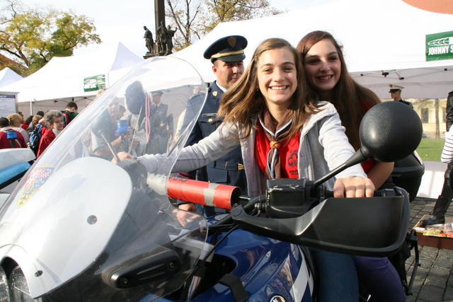 Jezdit na takovéhle motorce by se nám určitě líbilo