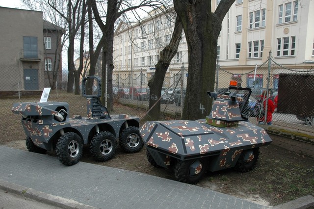 Bojově průzkumné robotické prostředky