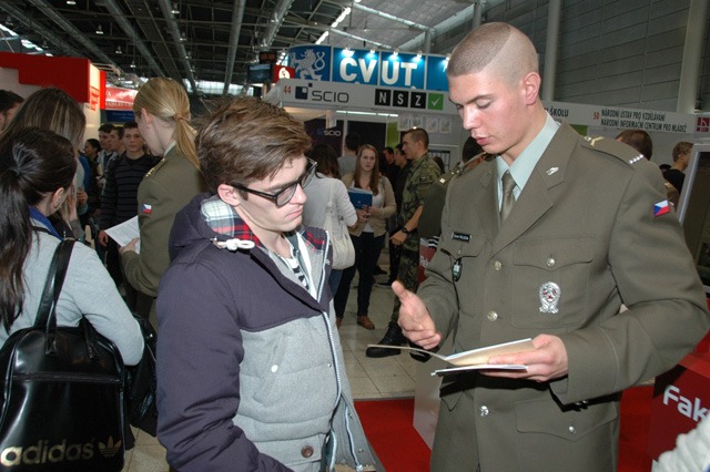 Poskytování informací o studiu na Univerzitě obrany 