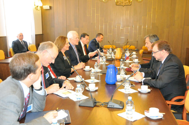 Z  přijetí amerických hostů v ministrem obrany ČR 