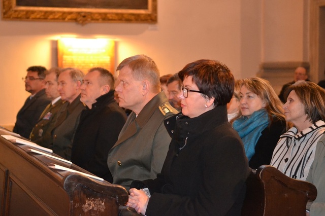 Koncertu ve vojenském kostele se zúčastnili i náměstkyně ministra obrany Alena Netolická, náčelník GŠ AČR generálporučík Josef Bečvář